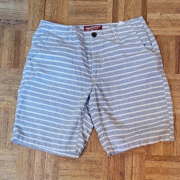 Arizona Jean Company Blue and White Flat Front Shorts SIZE 32 - Picture 1 of 7